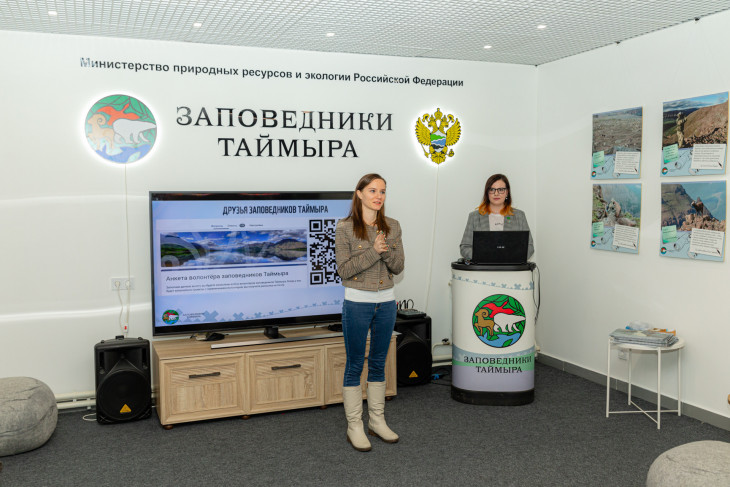 Гость праздника – Ангелина Кандаулова поздравляет добровольцев